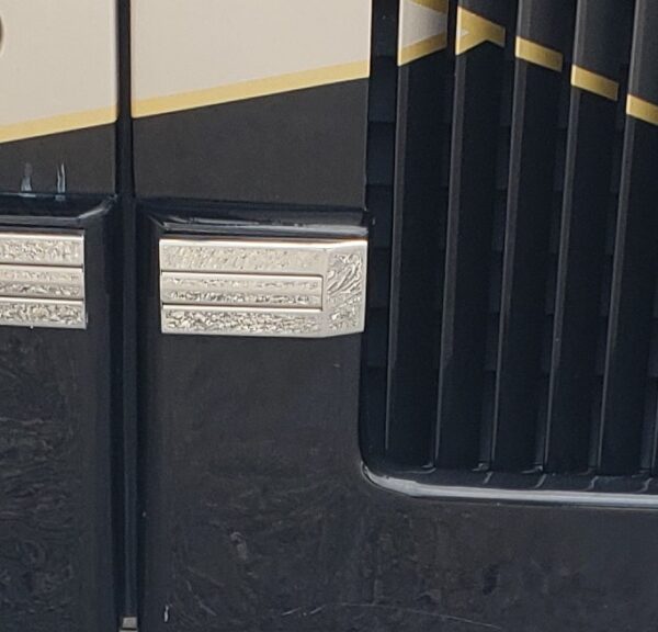 M3-01329 - Prevost - RUB RAIL ASSY - REAR OF LH REA