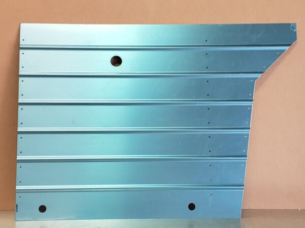 3J-35-77 - MCI - PANEL - FRONT OF LH REAR WHEEL UPPER