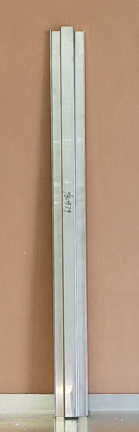 480979 - Prevost - MOULDING - WEATHERSTRIP RETAINER
