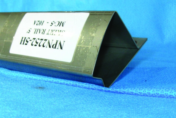 NPN2252-5H - MCI - SKIRT RAIL - 5? SECTION MC5-MC102A